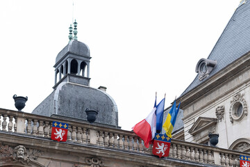 Symbol of Alliance: Flags on European Architecture