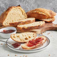 Selbstgebackenes Brot