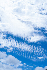 ひつじ雲と青空