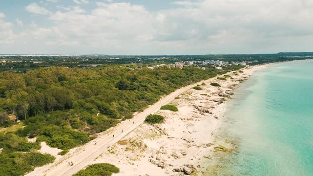 Salento, vista aerea della litoranea di Gallipoli - Lecce, Puglia, Italia