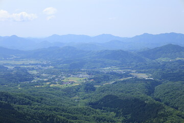 Fototapeta premium 初夏の山の景色
