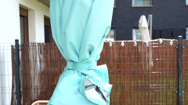 Closed parasol