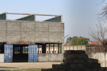 Complesso industriale abbandonato e riconversione urbanistica
