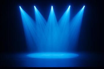 青のスポットライトが照らす無人ステージの幻想的空間
