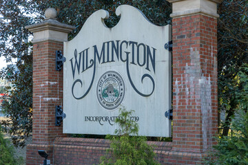 Entrance sign for Wilmington, North Carolina, with city seal and incorporation year 1739.
