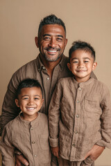 Modern and sober portrait of a Latin American father with his children