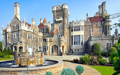 Naklejka premium Casa Loma in Toronto Ontario