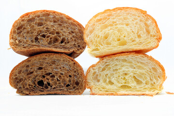 croissant tagliati a metà