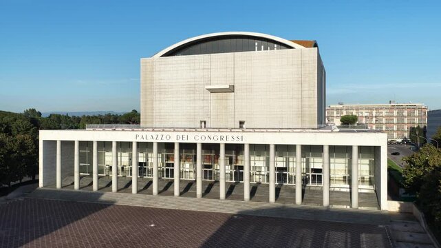 Roma Eur, Italia, il Palazzo dei Congressi del moderno quartiere di Roma. 
Vista aerea del moderno quartiere di Roma Eur.