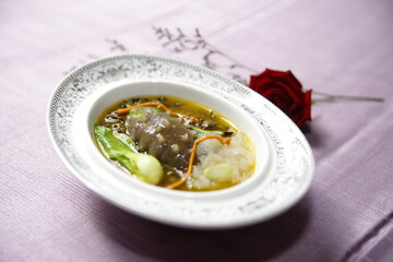 Fruity salad with shrimps