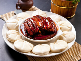 Golden Braised Pork with Flower Bun