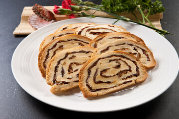 Baked bean-filled steamed buns