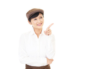 ユニフォームを着た笑顔の女性