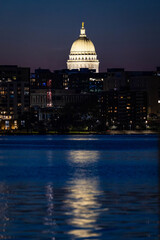 Naklejka premium Closeup Night View of Illuminated Madison Capitol from Lake Mendota