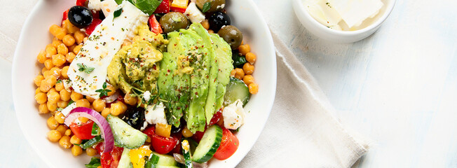 Salad with chickpeas, feta and avocado