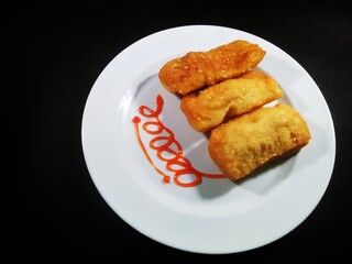 fried cakwe with delicious sauce