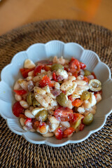 recipe for legume salad with tomato and vegetables for summer