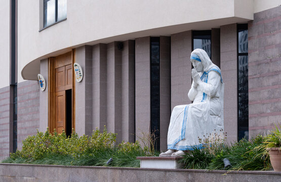 Statue of Mother Teresa of Calcutta, at the door of Saint Paul cathedral in Tirana, Albania
