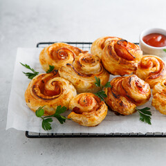 Puff pastry swirls with ham and cheese