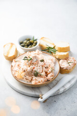 Salmon rillettes with capers