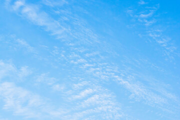 6月の空　青空に薄雲が広がる05