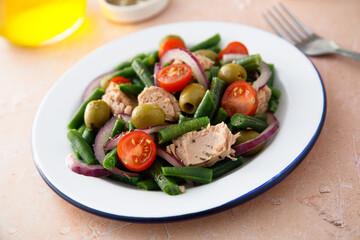 Nicoise salad with tuna and green bean