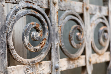 Wrought iron lattice with geometrical details