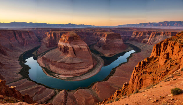 Le paysage majestueux d'une rivi&egrave;re en boucle qui serpente &agrave; travers les canyons