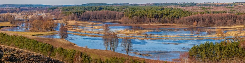 Wiosna nad rzeką Drwęcą.