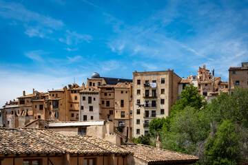 Vista de la ciudad medieval de Cuenca, situada en los acantilados en España.	
