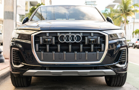 Miami, Florida, USA - December 18, 2024: 2025 Audi Q7 55 Premium crossover car. Luxury crossover car of Audi Q7 type. Car of Audi Q7 parked outdoor. Audi Q7, front view
