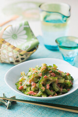 【ゴーヤのおひたし梅肉和え】さっと茹でたゴーヤを梅肉と和えたお浸しです。暑い季節にさっぱり楽しむ夏野菜料理。