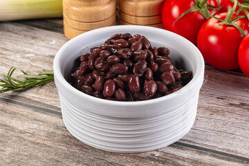 Canned black beans in the bowk