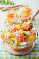 【七夕フルーツポンチ】７月７日は七夕です。夜空のように星を散らして七夕気分を楽しむフルーツポンチです。