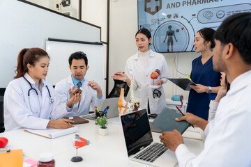 Fototapeta premium Medical Team Collaboration and Healthcare Discussion