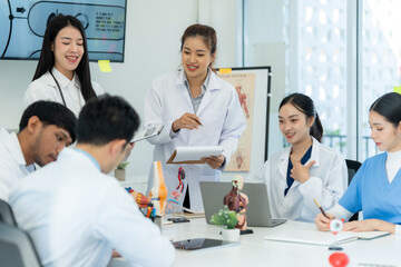 Fototapeta premium Medical Team Collaboration in Meeting