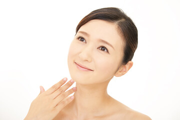 若い女性のスキンケアイメージ