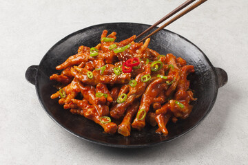  Chicken feet is a dish made with seasonings such as gochujang and red pepper powder.