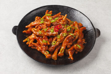  Chicken feet is a dish made with seasonings such as gochujang and red pepper powder.