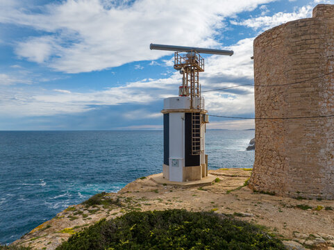 Faro de la Torre d'en Beu en Cala Figuera, Mallorca, Islas Baleares