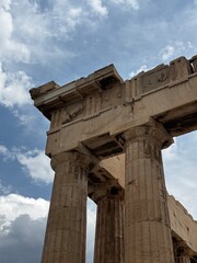 Fototapeta premium Pantheon's historic columns under strong sun