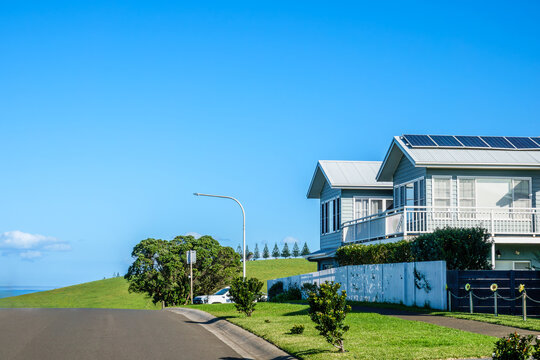 Gerringong  is a town located about ten minutes drive south of Kiama, and about twenty minutes north of Nowra in the Illawarra region of New South Wales