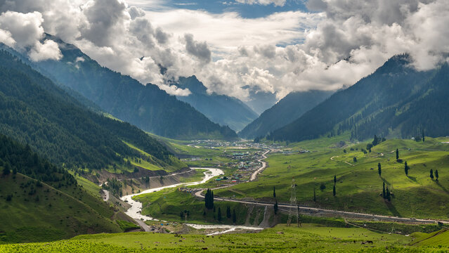 Sonmarg Valley in Kashmir