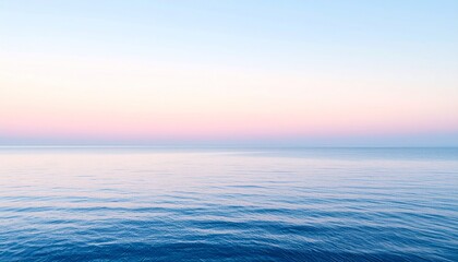 Naklejka premium Soft Horizon Over Gentle Ocean