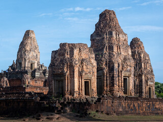Obraz premium Ancient temples of the abandoned city of Angkor, near the city of Siem Reap, Cambodia