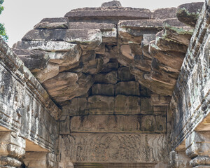 Obraz premium Ancient temples of the abandoned city of Angkor, near the city of Siem Reap, Cambodia