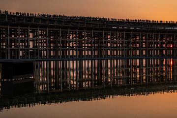 2025年大阪関西万博 大屋根リングの夕景