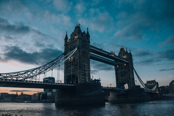 Obraz premium tower bridge at night in London 