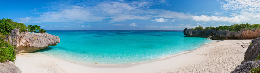 Fototapeta premium Caribbean Tropical Beach Panorama with Turquoise Water