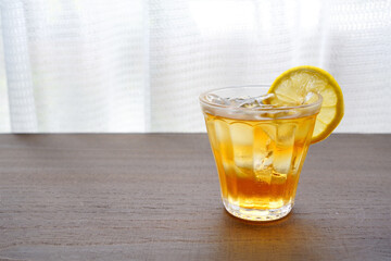 氷の入ったアイスティー　イメージ